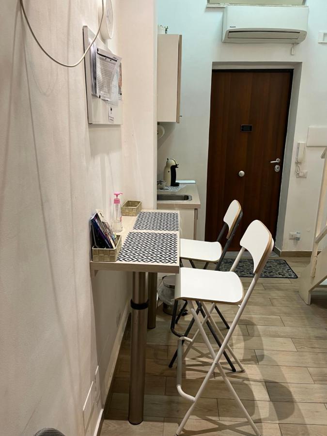 La Casina Di Lia In Via Dei Tribunali ナポリ エクステリア 写真