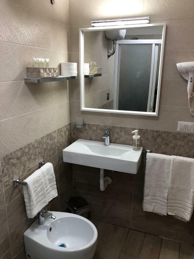 La Casina Di Lia In Via Dei Tribunali ナポリ エクステリア 写真